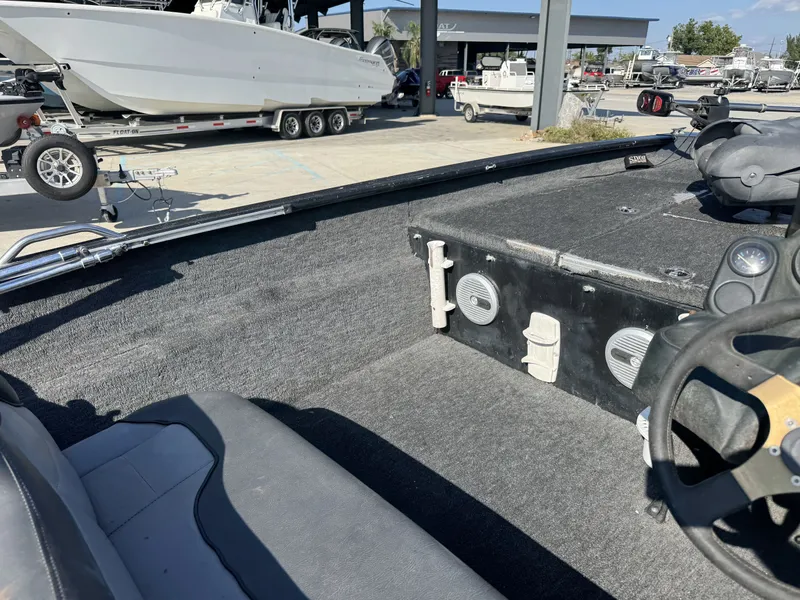 Slide: The Image of Xpress XP18 2001 - 7