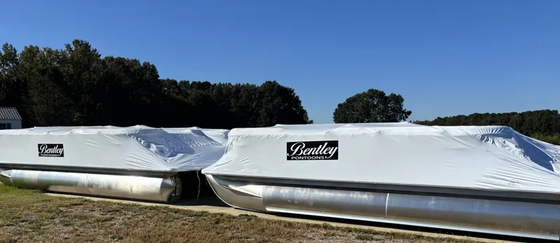 Slide: The Image of Bentley Pontoons Bentley Bolt 200 2026 - 1