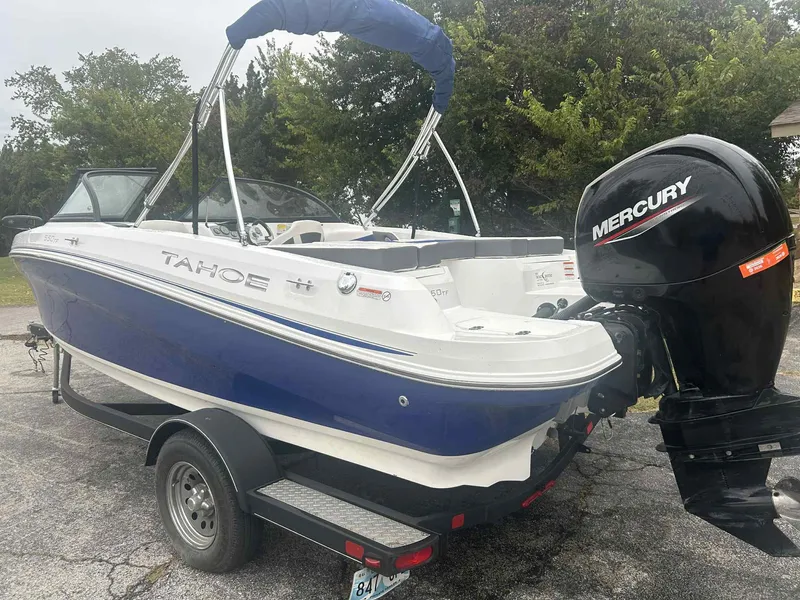 Slide: The Image of Tahoe 550 TF 2021 - 3