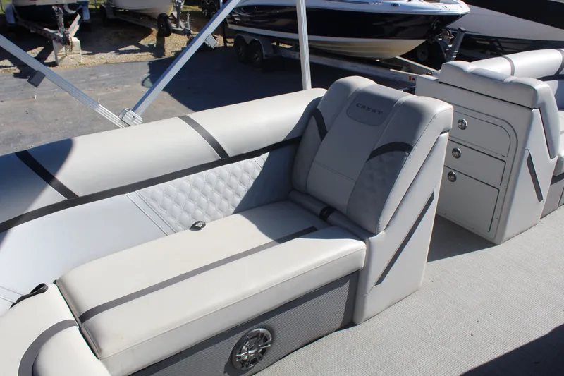 Slide: The Image of Crest Classic 220 DLX 2023 - 11