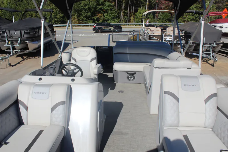 Slide: The Image of Crest Classic 220 DLX 2023 - 16