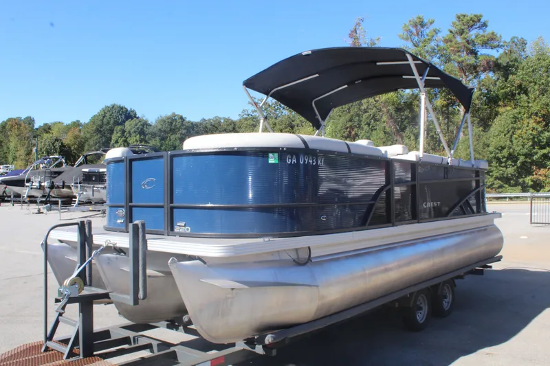 Slide: The Image of Crest Classic 220 DLX 2023 - 2