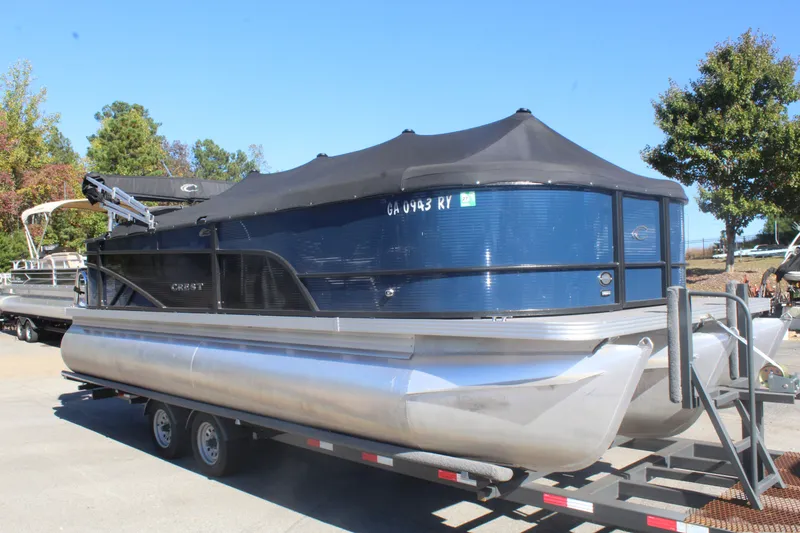 Slide: The Image of Crest Classic 220 DLX 2023 - 20