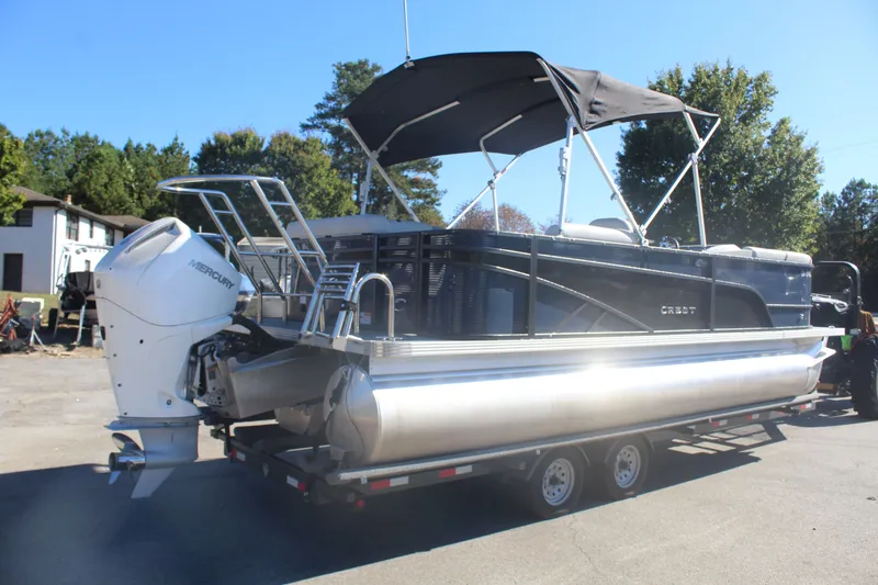 Slide: The Image of Crest Classic 220 DLX 2023 - 7