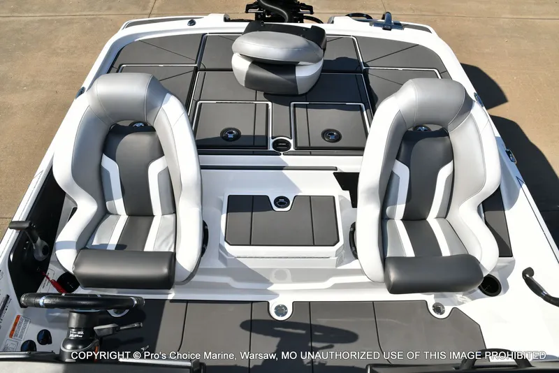 Slide: The Image of Nitro Z20 XL Traction Mat Interior 2026 - 14