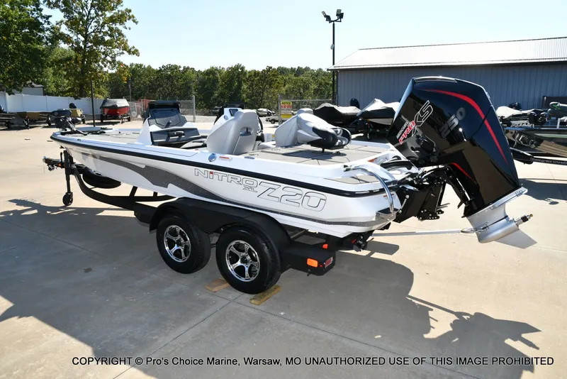 Slide: The Image of Nitro Z20 XL Traction Mat Interior 2026 - 26