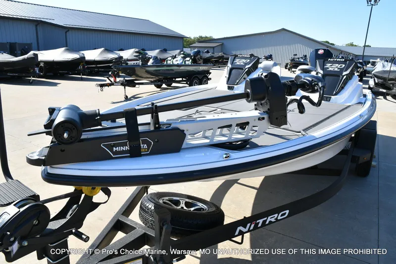 Slide: The Image of Nitro Z20 XL Traction Mat Interior 2026 - 28