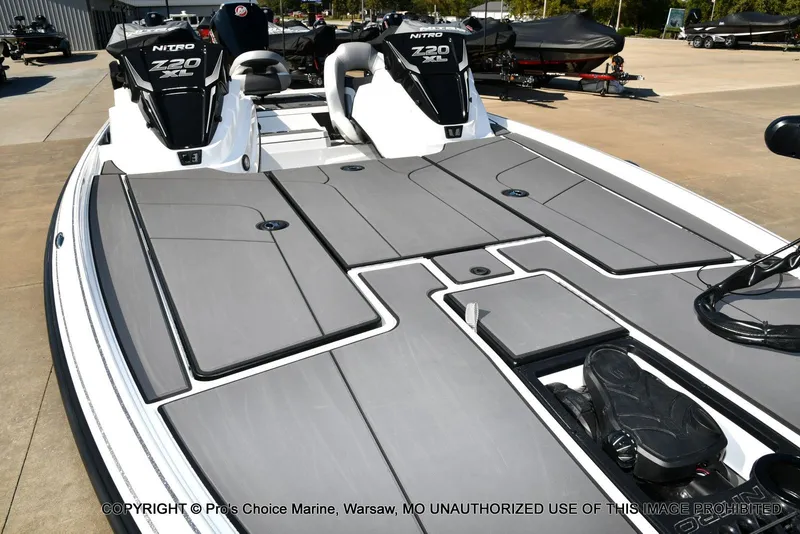 Slide: The Image of Nitro Z20 XL Traction Mat Interior 2026 - 33