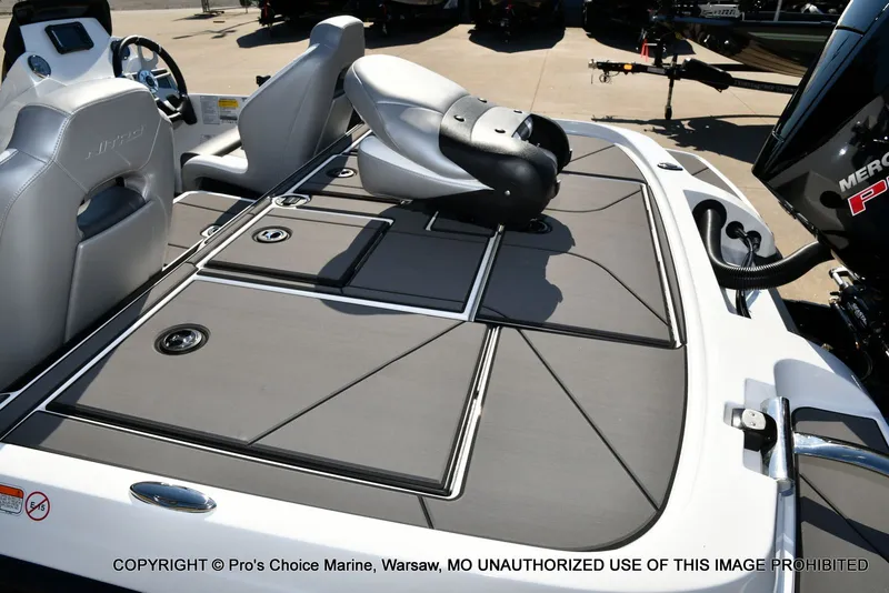 Slide: The Image of Nitro Z20 XL Traction Mat Interior 2026 - 38