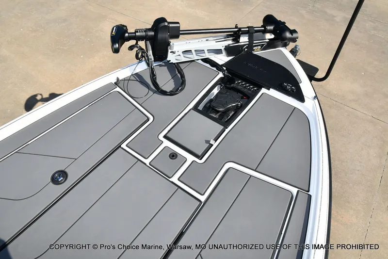 Slide: The Image of Nitro Z20 XL Traction Mat Interior 2026 - 48