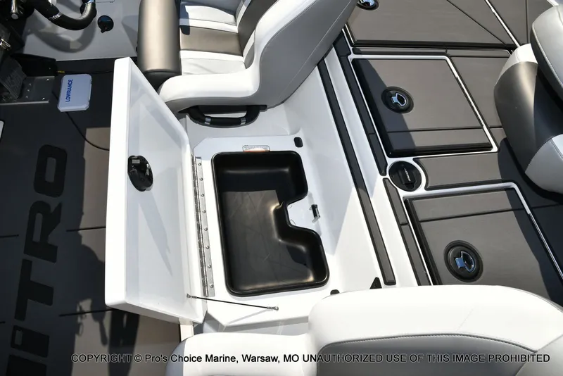 Slide: The Image of Nitro Z20 XL Traction Mat Interior 2026 - 53
