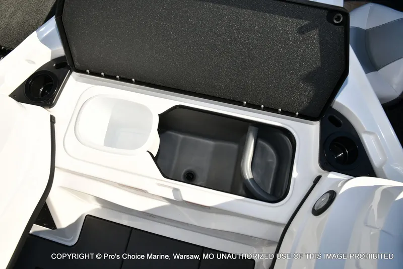 Slide: The Image of Nitro Z20 XL Traction Mat Interior 2026 - 55