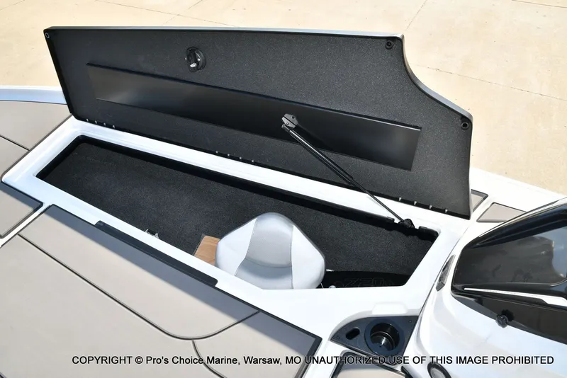 Slide: The Image of Nitro Z20 XL Traction Mat Interior 2026 - 61