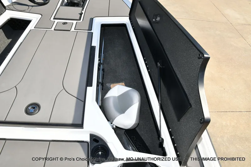 Slide: The Image of Nitro Z20 XL Traction Mat Interior 2026 - 62