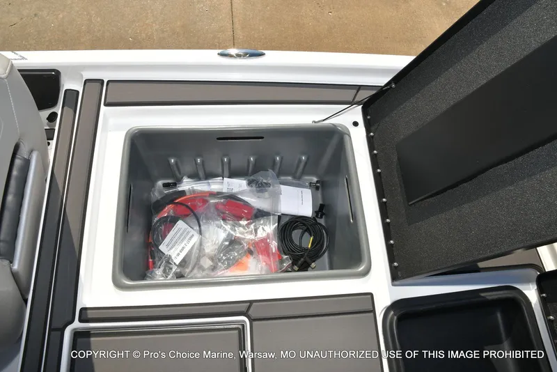 Slide: The Image of Nitro Z20 XL Traction Mat Interior 2026 - 66