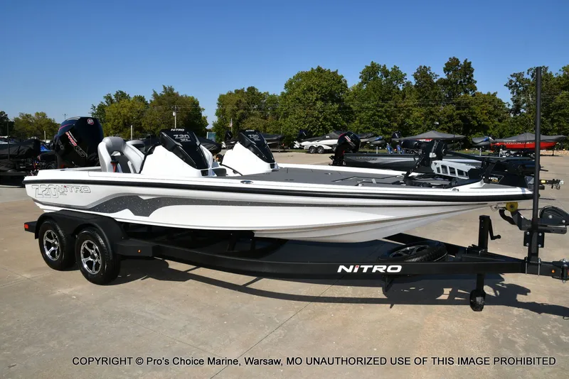 Slide: The Image of Nitro Z20 XL Traction Mat Interior 2026 - 79