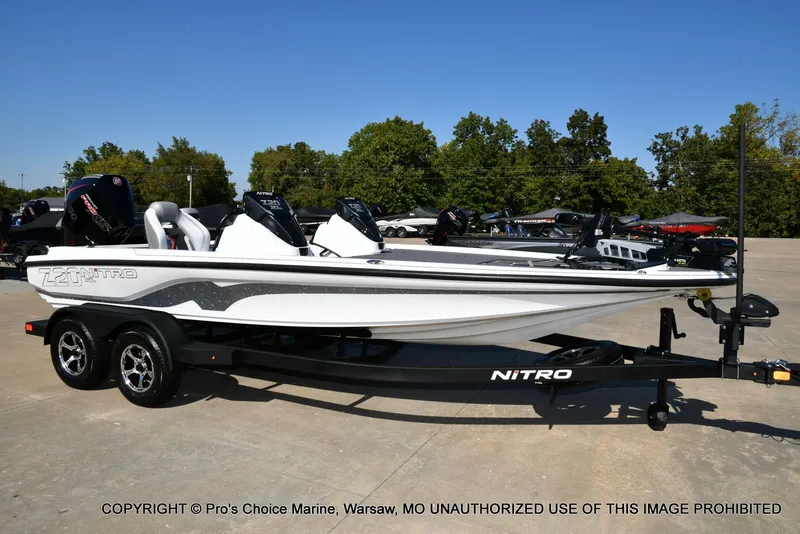 Slide: The Image of Nitro Z20 XL Traction Mat Interior 2026 - 81