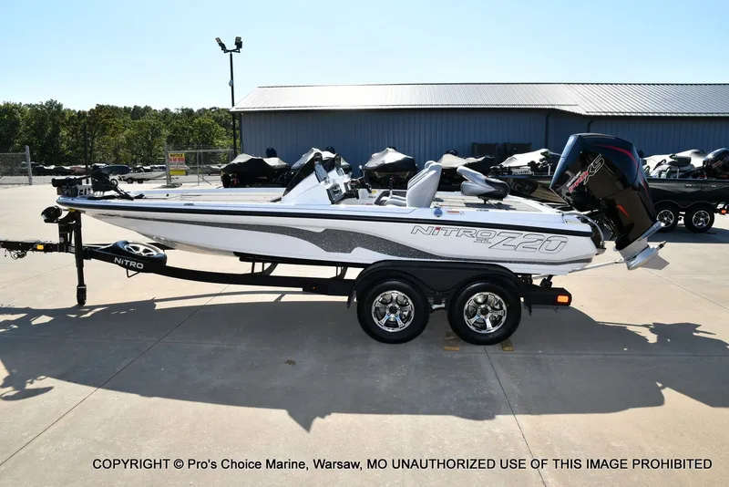 Slide: The Image of Nitro Z20 XL Traction Mat Interior 2026 - 85