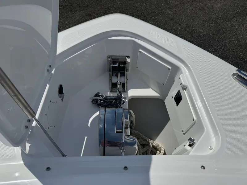 Slide: The Image of Everglades 367 CX 2026 - 10