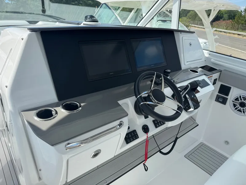 Slide: The Image of Everglades 367 CX 2026 - 15