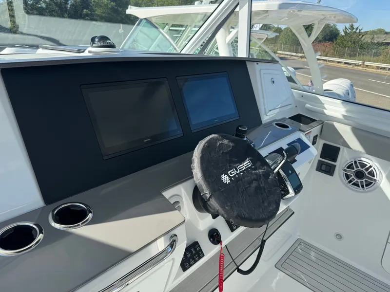 Slide: The Image of Everglades 367 CX 2026 - 16