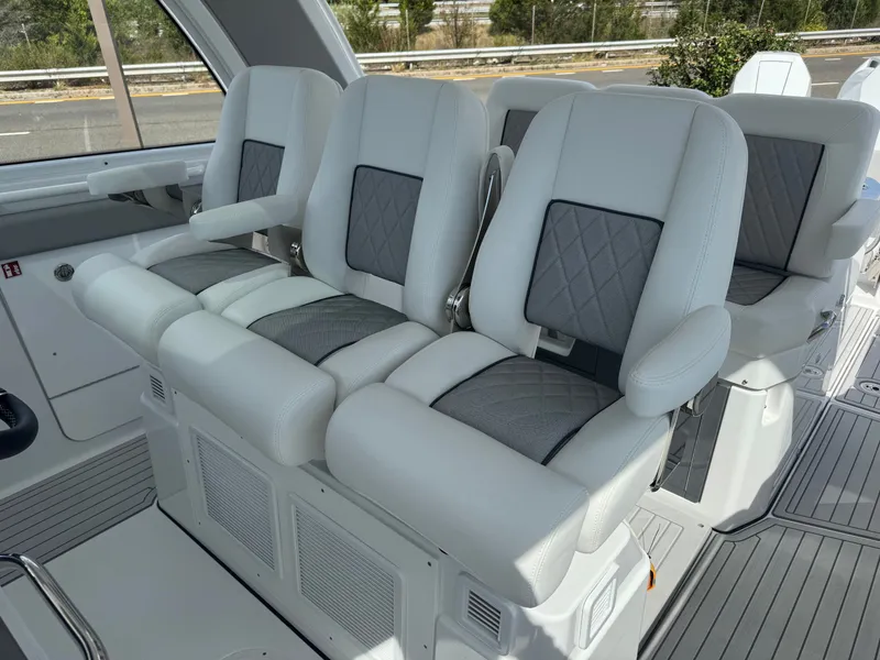 Slide: The Image of Everglades 367 CX 2026 - 20