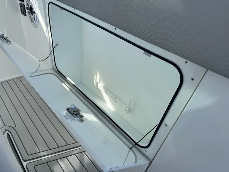 Slide: The Image of Everglades 367 CX 2026 - 23