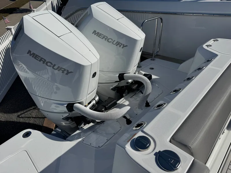 Slide: The Image of Everglades 367 CX 2026 - 33