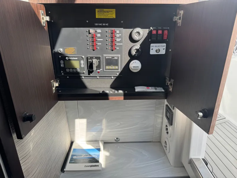 Slide: The Image of Everglades 367 CX 2026 - 39