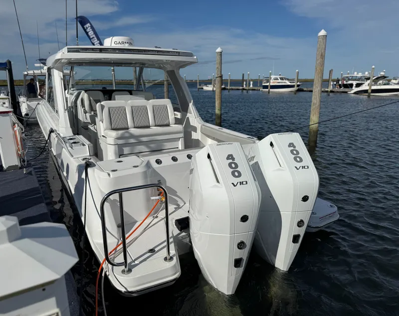 Slide: The Image of Everglades 367 CX 2026 - 4