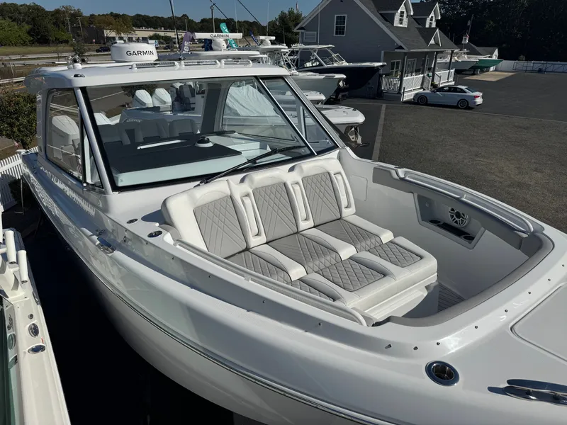 Slide: The Image of Everglades 367 CX 2026 - 5