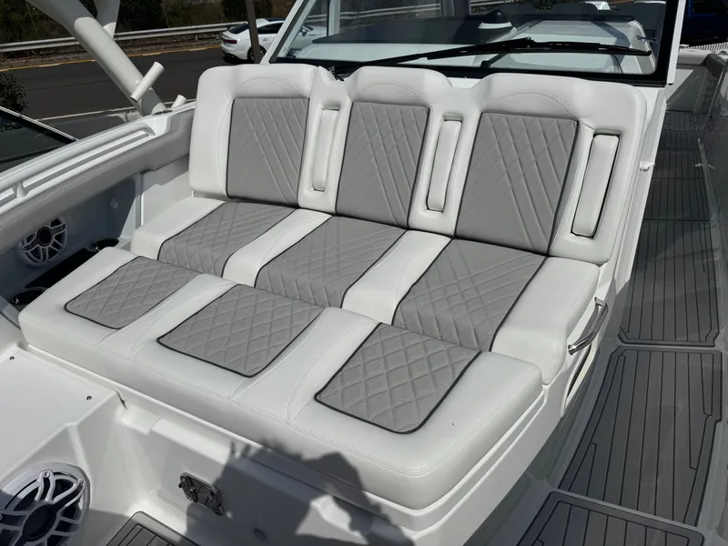 Slide: The Image of Everglades 367 CX 2026 - 7