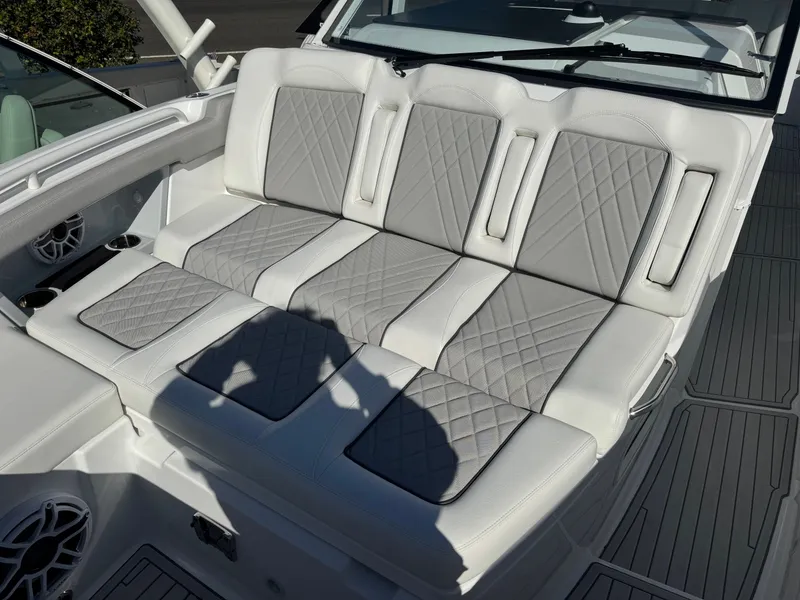 Slide: The Image of Everglades 367 CX 2026 - 8