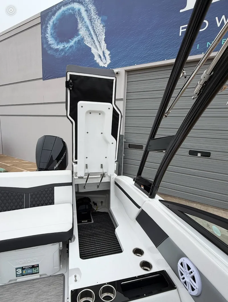 Slide: The Image of Monterey M-225 2026 - 9