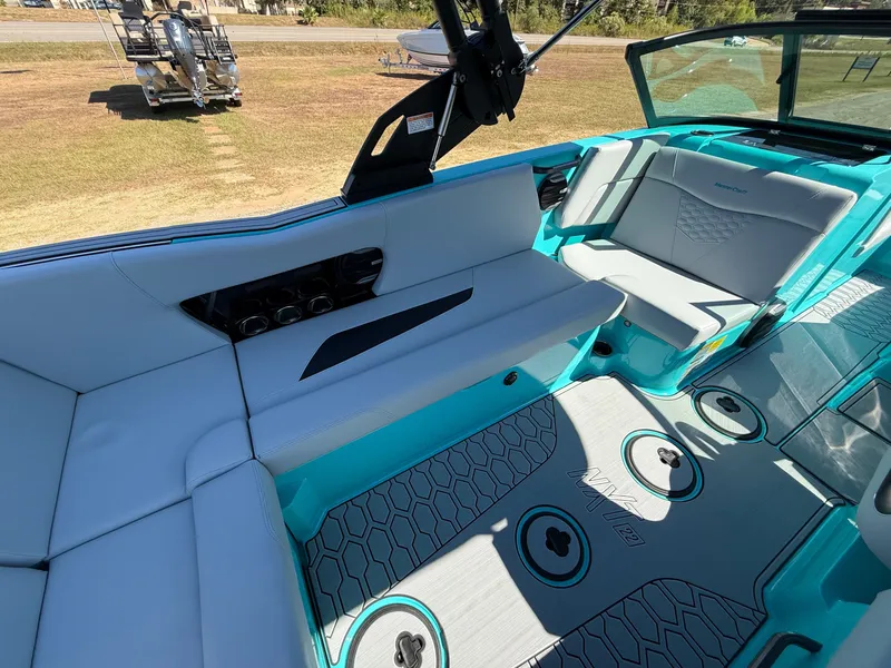 Slide: The Image of MasterCraft NXT22 2026 - 16