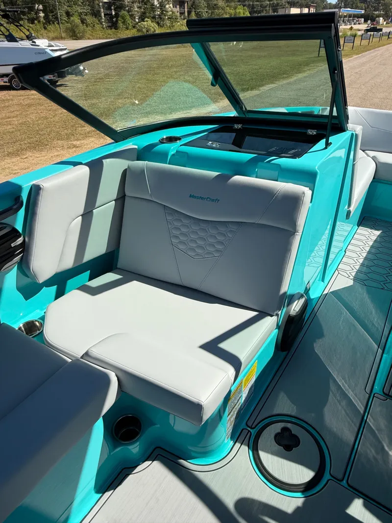 Slide: The Image of MasterCraft NXT22 2026 - 17