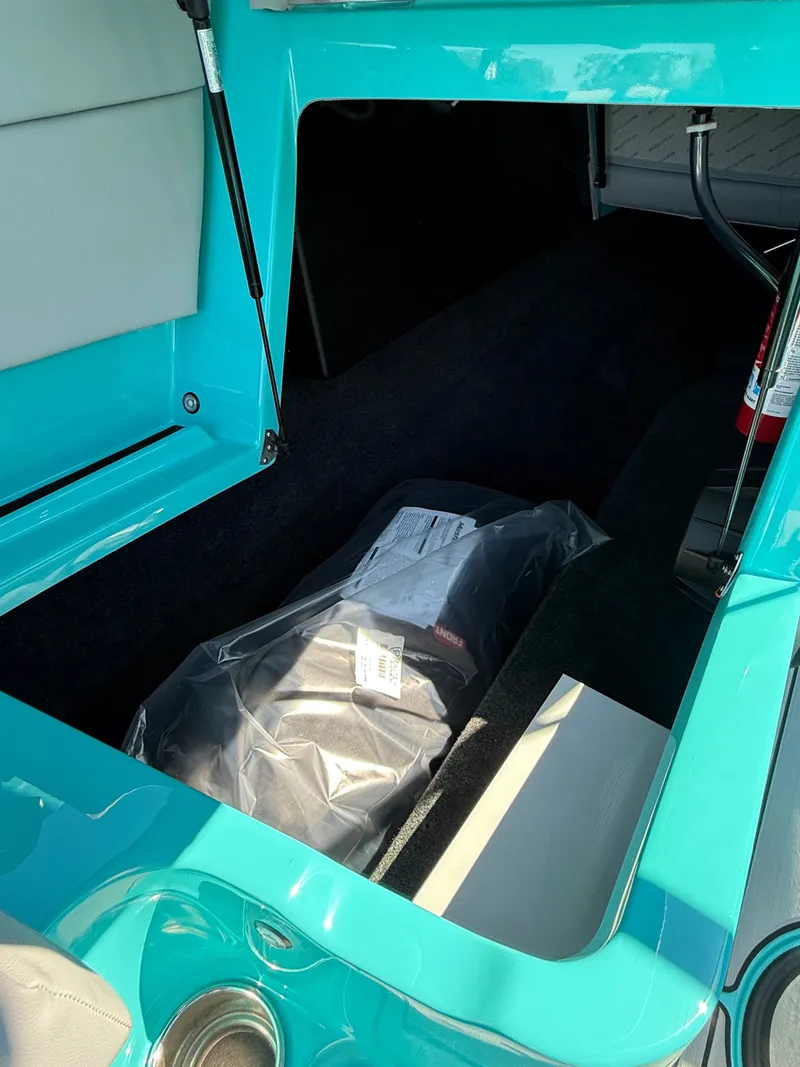 Slide: The Image of MasterCraft NXT22 2026 - 18