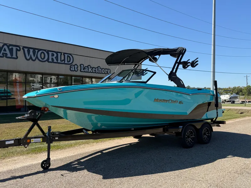 Slide: The Image of MasterCraft NXT22 2026 - 2