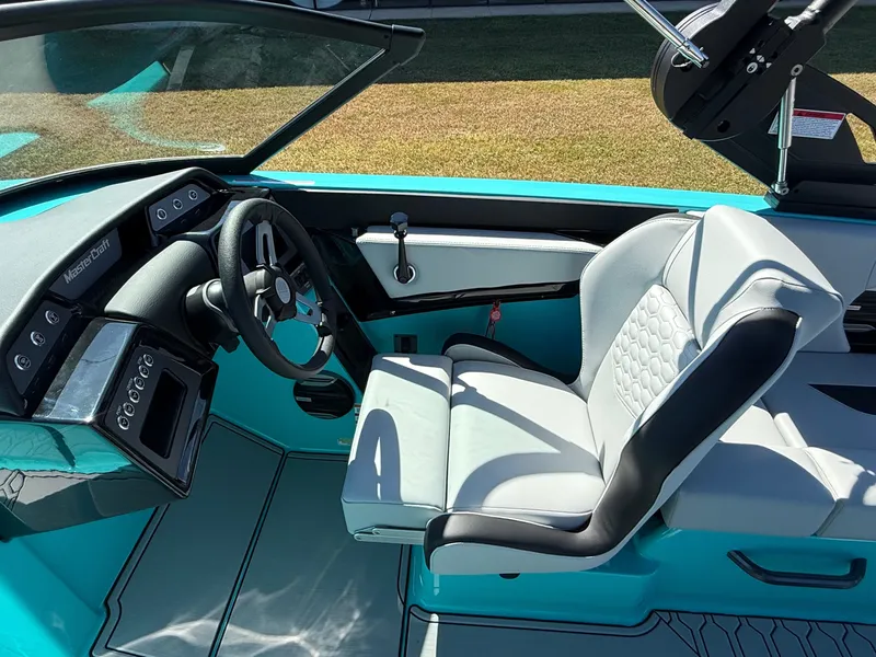 Slide: The Image of MasterCraft NXT22 2026 - 22