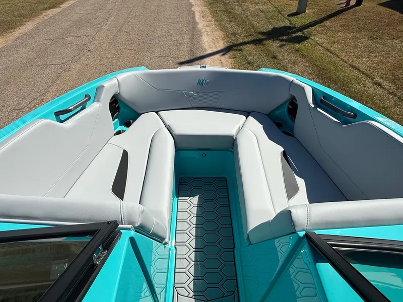 Slide: The Image of MasterCraft NXT22 2026 - 26