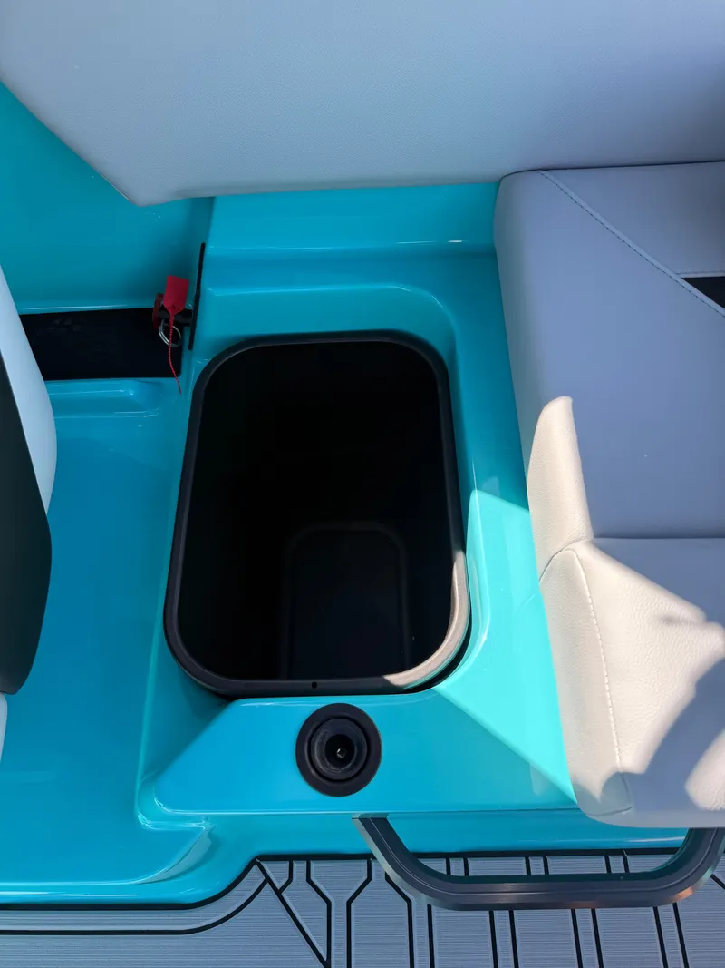 Slide: The Image of MasterCraft NXT22 2026 - 31