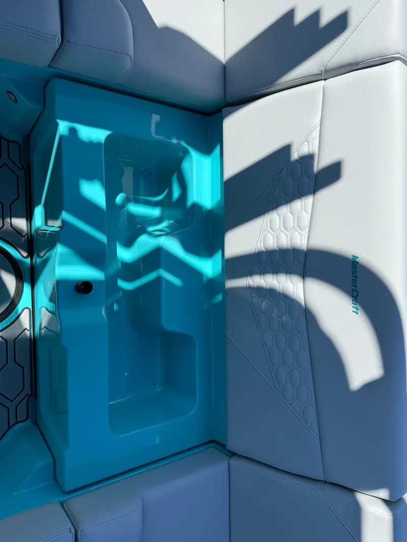 Slide: The Image of MasterCraft NXT22 2026 - 35