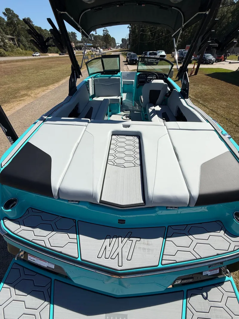 Slide: The Image of MasterCraft NXT22 2026 - 8