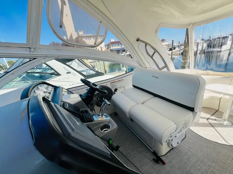 Slide: The Image of Cruisers 420 Express 2006 - 12