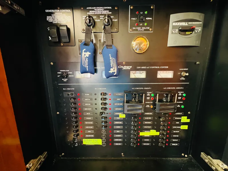 Slide: The Image of Cruisers 420 Express 2006 - 25