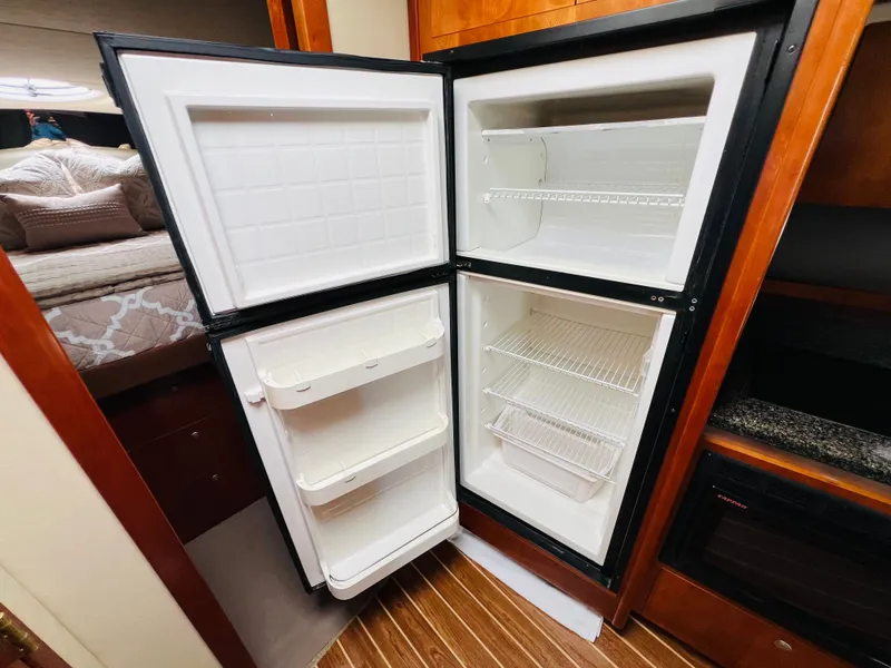 Slide: The Image of Cruisers Yachts 420 Express 2006 - 18