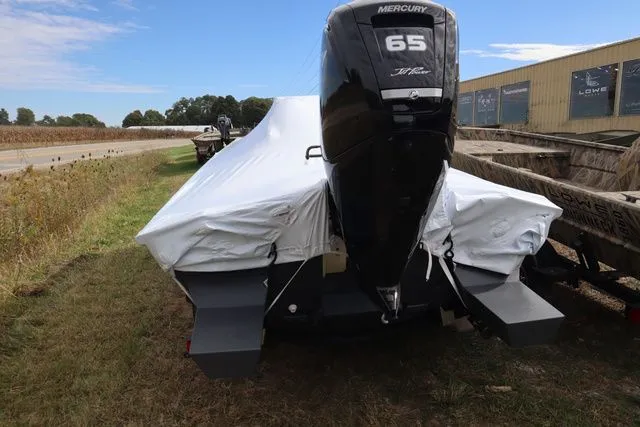 Slide: The Image of Crestliner Retriever 1660 FCC 2026 - 3