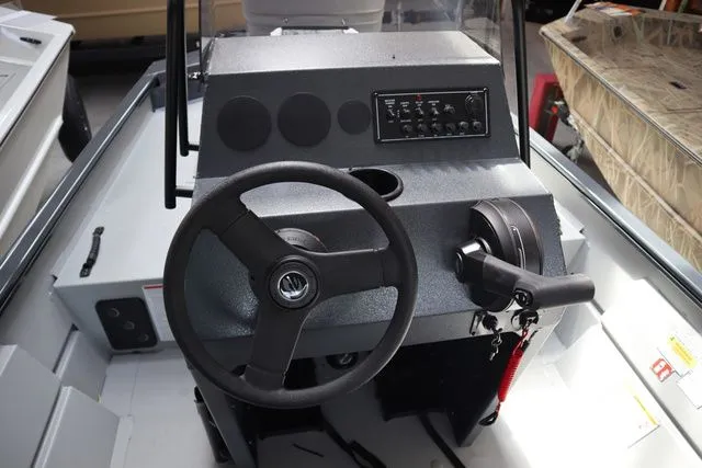 Slide: The Image of Crestliner Retriever 1660 FCC 2026 - 8