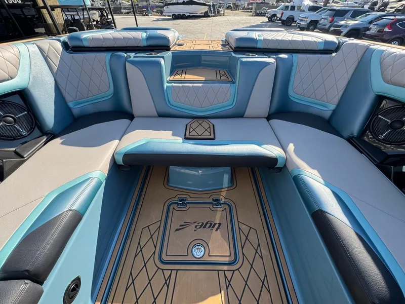 Slide: The Image of Tigé 23ZX 2022 - 14