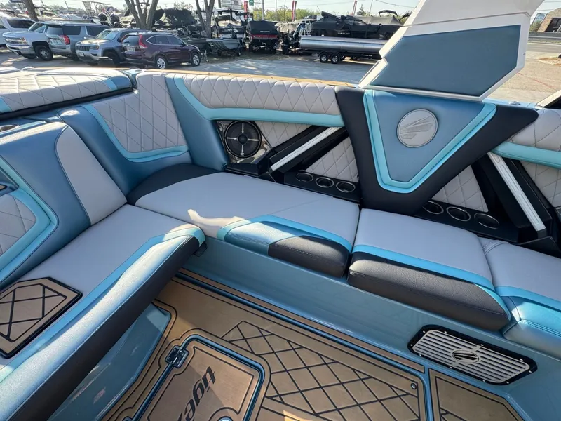 Slide: The Image of Tigé 23ZX 2022 - 15